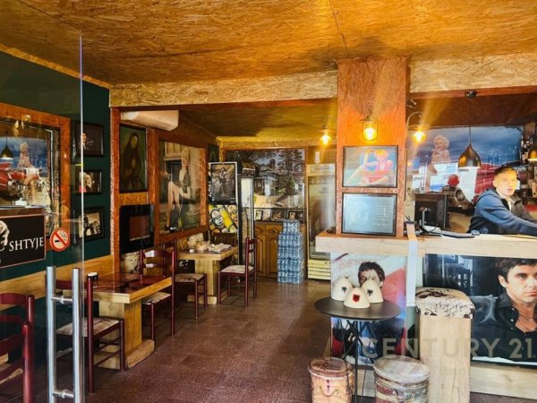 Tirane, jepet me qera bar-kafe , 50 m² 800 € (Muhamet Gjollesha)