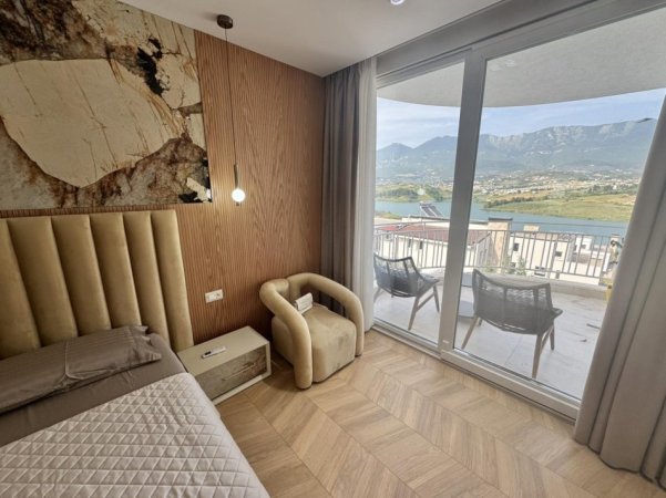Jepet me qera Super apartament luksi 2+1+2+parkim, 140 m² 1.550 € (Rruga Panorama, Liqeni i Farkes)