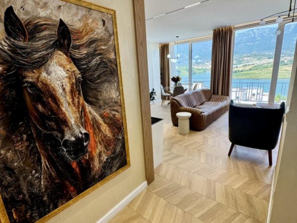 Jepet me qera Super apartament luksi 2+1+2+parkim, 140 m² 1.550 € (Rruga Panorama, Liqeni i Farkes)