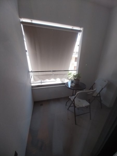 Vlore, Jepet qera ditore garsonier 1+1+Ballkon Kati 2, 33m² (ZONA PRANË DETIT NË SKELË, AFËR LOKAL PIAZZA DHE HOTEL PARTNER - PËRBALL RIVIERËS - ALBANIA.)