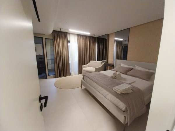 Vlore, jepet me qera apartament 1+1+Ballkon Kati 2, 99 m² (ZONA PRANË DETIT NË SKELË, AFËR LOKAL PIAZZA DHE HOTEL PARTNER - PËRBALL RIVIERËS - ALBANIA.)