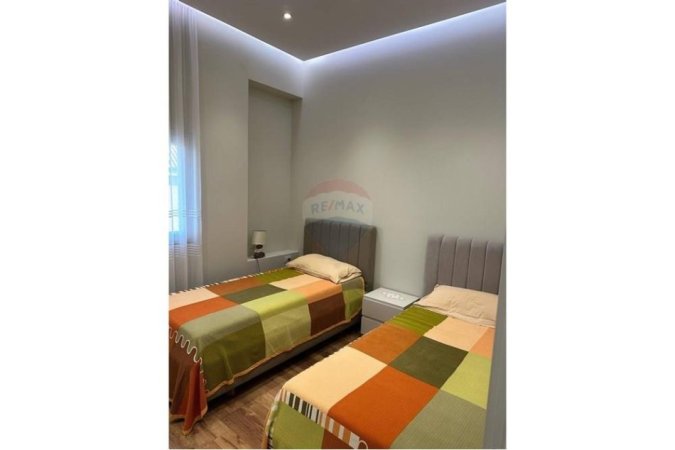 Tirane, jepet me qera 2+1+Aneks+Ballkon , 184 m² 601 € 