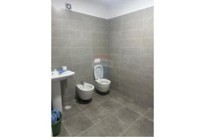 jepet me qera 3+1+Aneks+Ballkon , 1 m² 1.000 €