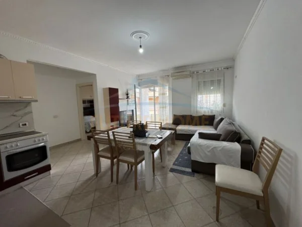 Shkembi Kavajes, shitet apartament 2+1+Ballkon Kati 5, 80 m² 100.000 € (Durres)