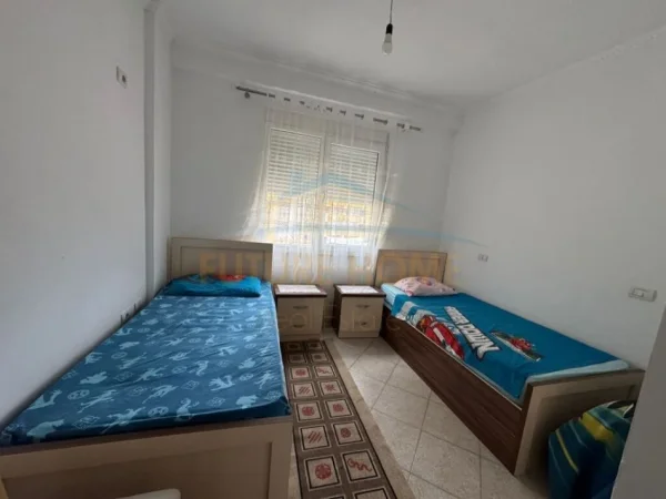 Shkembi Kavajes, shitet apartament 2+1+Ballkon Kati 5, 80 m² 100.000 € (Durres)