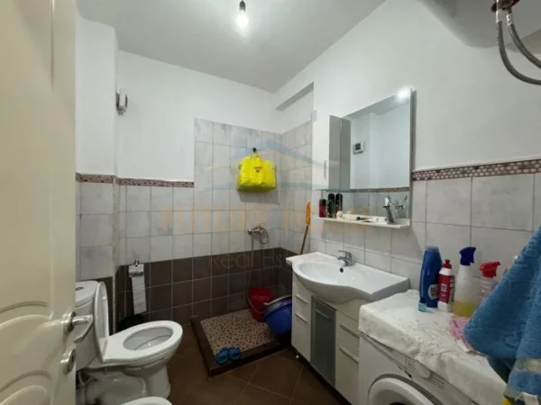 Shkembi Kavajes, shitet apartament 2+1+Ballkon Kati 5, 80 m² 100.000 € (Durres)