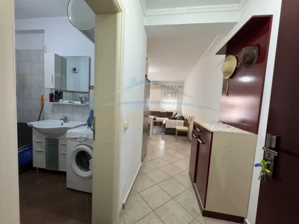 Shkembi Kavajes, shitet apartament 2+1+Ballkon Kati 5, 80 m² 100.000 € (Durres)