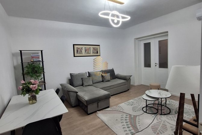 Tirane, jepet me qera apartament 1+1+Ballkon Kati 2, 75 m² 500 € (Rruga Barrikadave)