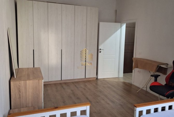 Tirane, jepet me qera apartament 1+1+Ballkon Kati 2, 75 m² 500 € (Rruga Barrikadave)