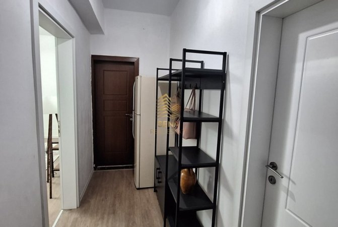 Tirane, jepet me qera apartament 1+1+Ballkon Kati 2, 75 m² 500 € (Rruga Barrikadave)