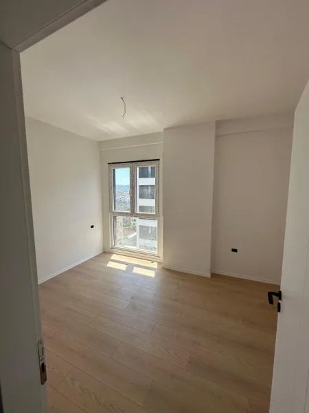 Tirane, shitet apartament 3+1+Ballkon Kati 6, 124 m² 105.000 € (Kamez Blv. Berisha)