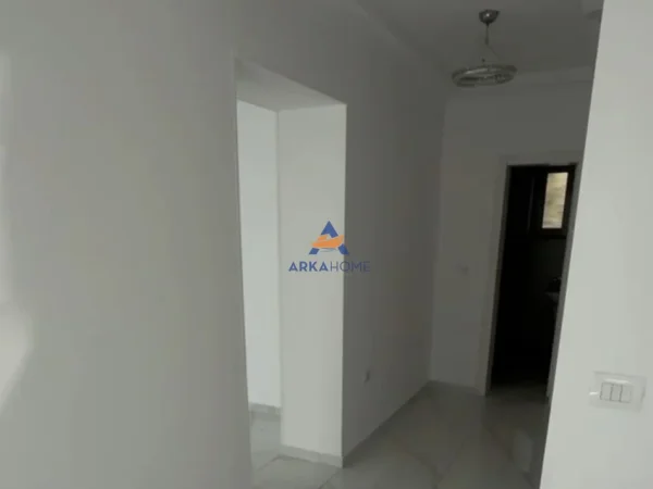 Tirane, jepet me qera apartament 2+1 Kati 2, 50 m² 1.000 € (rruga dibres)