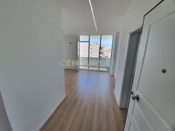 Durres Plazh, shitet apartament 1+1 Kati 9, 55 m² 135.000 € (Plazh Rrota Kuqe)