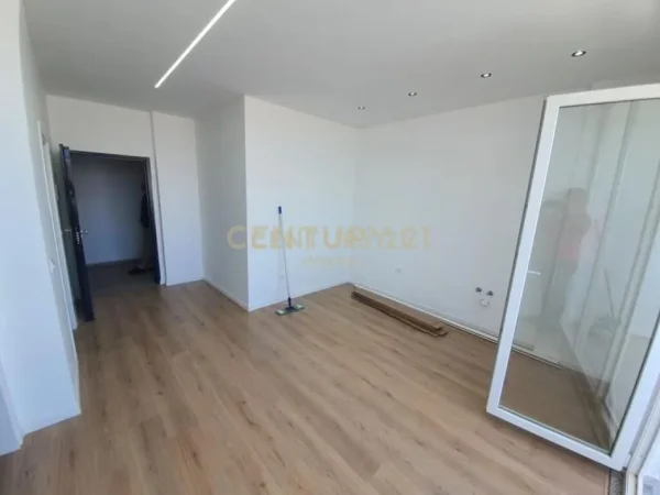 Durres Plazh, shitet apartament 1+1 Kati 9, 55 m² 135.000 € (Plazh Rrota Kuqe)