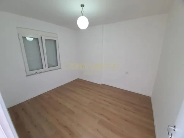 Durres Plazh, shitet apartament 1+1 Kati 9, 55 m² 135.000 € (Plazh Rrota Kuqe)