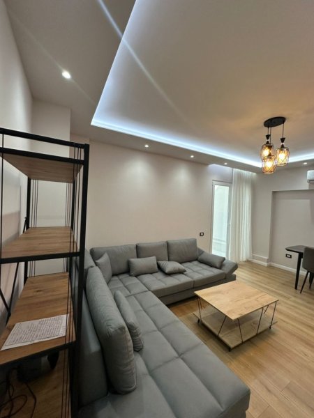 Tirane, jepet me qera apartament 2+1+Aneks+Ballkon Kati 11, 118 m² 800 € (rruga e kavajes)