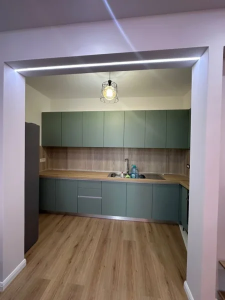 Tirane, jepet me qera apartament+verande | Penthouse 2+1+Aneks+Ballkon Kati 11, 118 m² 800 € (rruga e kavajes)