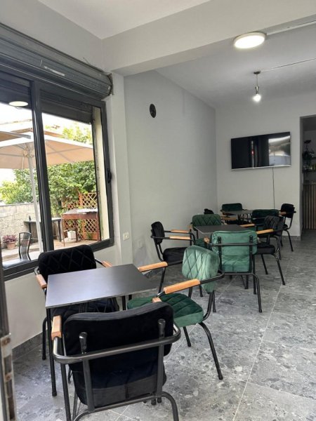 Tirane, jepet me qera lokal , 500 € (astir)