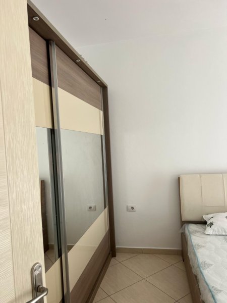 Tirane, jepet me qera apartament 2+1+Ballkon Kati 2, 100 m² 500 € (Astir, Prane Bar Santana)