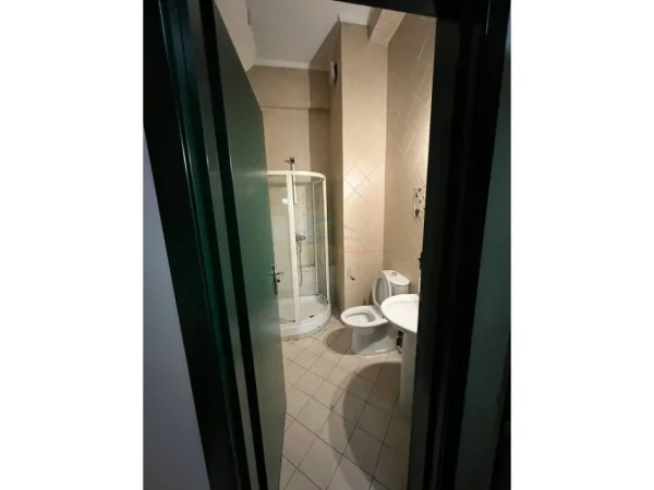 Tirane, shitet ambjent biznesi Kati 0, 350 m² 1.600.000 € 