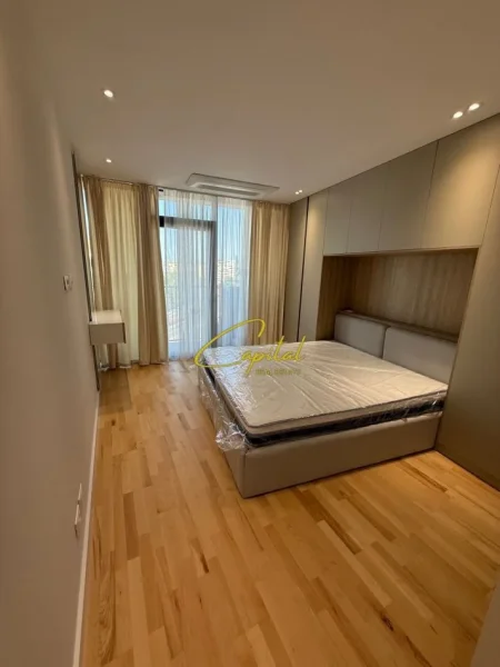 Tirane, jepet me qera apartament 2+1 Kati 5, 110 m² 2.000 € (LIQENI ARTIFICIAL)