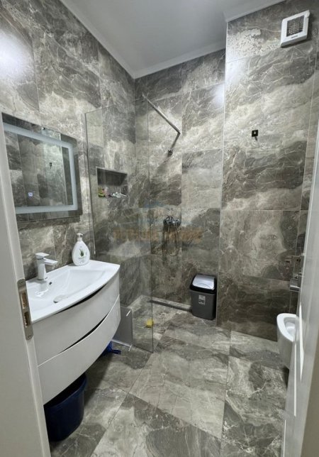 Tirane, jepet me qera apartament 2+1 Kati 7, 85 m² 700 € (Don Bosko)
