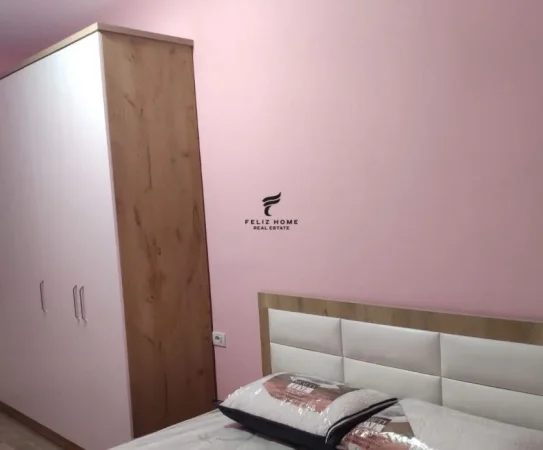 Tirane, jepet me qera apartament 2+1 Kati 3, 75 m² 490 € (ALI DEMI)