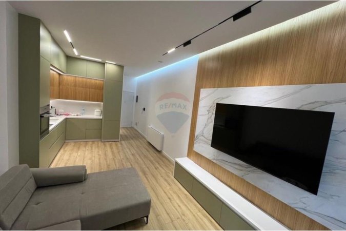 Tirane, shitet apartament 2+1 , (Kopshti Botanik)