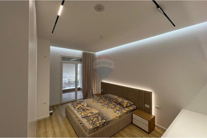 Tirane, shitet apartament 2+1 , (Kopshti Botanik)