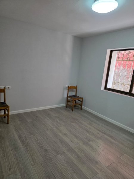 Tirane, shitet apartament 1+1 Kati 1, 64 m² 119.000 € (21 Dhjetori)