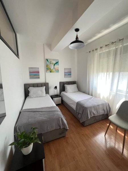 Tirane, jepet me qera apartament 2+1 Kati 8, 80 m² 600 € (Bulevardi Gjergj Fishta)