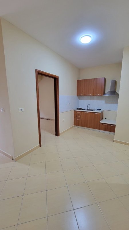 Tirane, jepet me qera apartament 1+1 Kati 5, 72 m² 400 € 