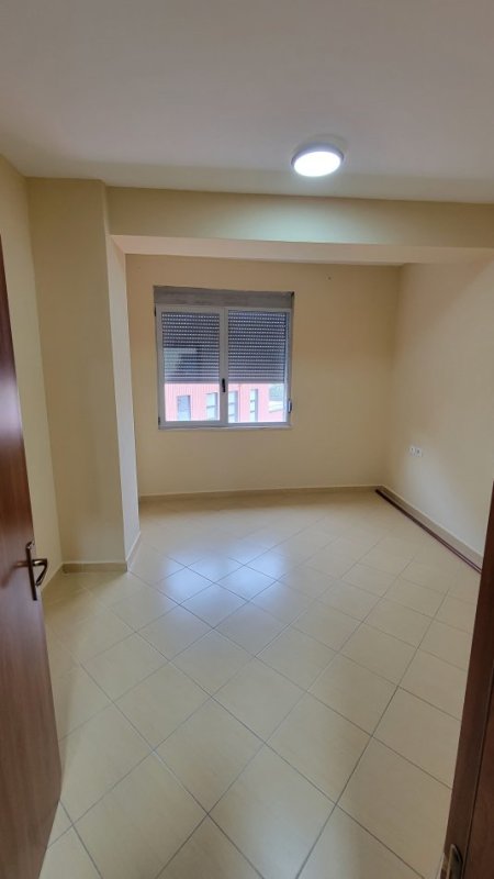Tirane, jepet me qera apartament 1+1 Kati 5, 72 m² 400 € 