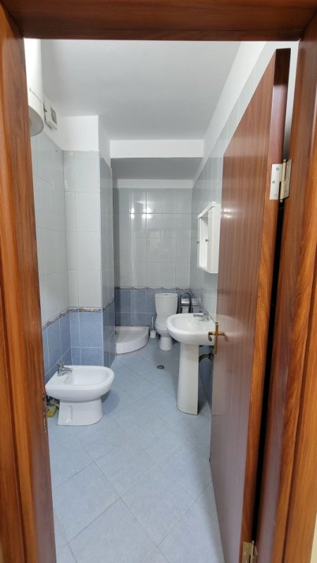 Tirane, jepet me qera apartament 1+1 Kati 5, 72 m² 400 € 