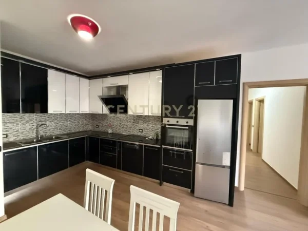 Tirane, jepet me qera apartament 2+1 Kati 1, 97 m² 500 € (ASTIR)