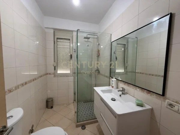 Tirane, jepet me qera apartament 2+1 Kati 1, 97 m² 500 € (ASTIR)