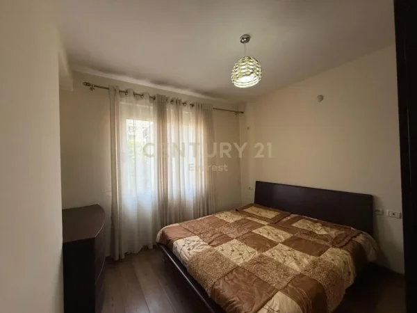 Tirane, jepet me qera apartament 2+1 Kati 1, 97 m² 500 € (ASTIR)