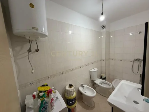 Tirane, jepet me qera apartament 2+1 Kati 1, 97 m² 500 € (ASTIR)