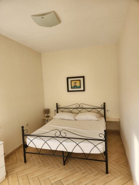 Tirane, jepet me qera apartament 2+1+Ballkon Kati 6, 70 m² 500 € (21 DHJETORI)