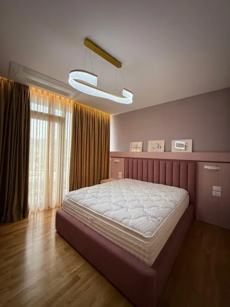 Tirane, shitet apartament 4+1+Ballkon Kati 10, 214 m² 700.000 € (Rr. e Kosovareve)