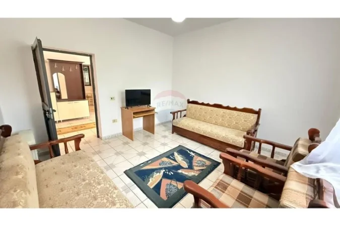 Tirane, jepet me qera apartament 2+1 , 100 m² 450 € (astir)