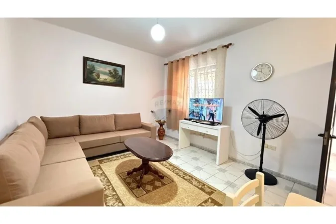 Tirane, jepet me qera apartament 2+1 , 100 m² 450 € (astir)