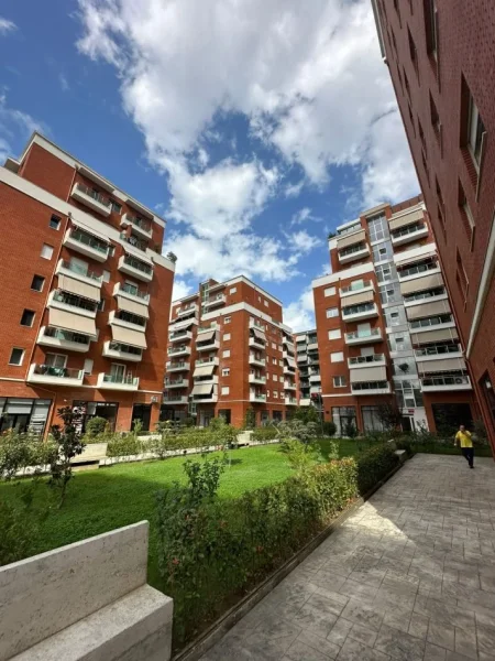 Tirane, shitet apartament 1+1+Ballkon Kati 4, 77 m² 135.000 € (Gren City)