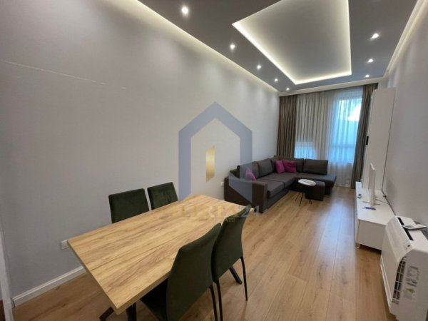 Tirane, jepet me qera apartament 1+1+Ballkon Kati 0, 70 m² 500 € (Kompleksi Kontakt 21 Dhjetori)