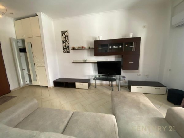 Tirane, jepet me qera apartament 1+1 Kati 2, 57 m² 550 € (Rr.Don Bosko)
