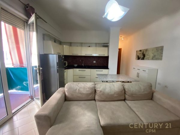 Tirane, jepet me qera apartament 1+1 Kati 2, 57 m² 550 € (Rr.Don Bosko)