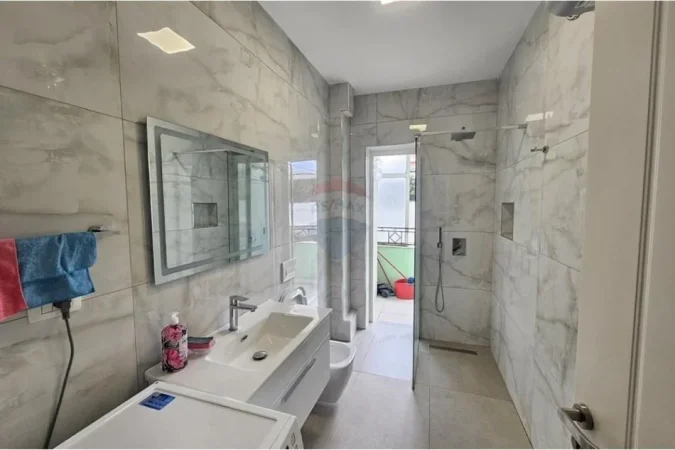 Tirane, jepet me qera zyre , 180 m² 2.000 € (sheshi willson)