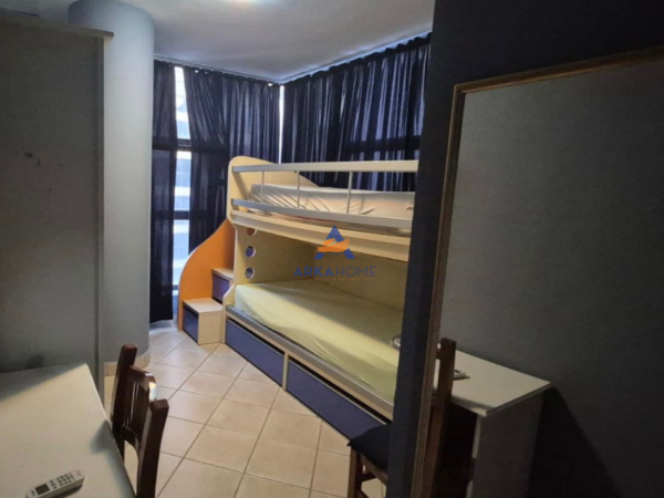 Tirane, jepet me qera apartament 2+1+Ballkon Kati 5, 95 m² 700 € (21 DHJETORI)