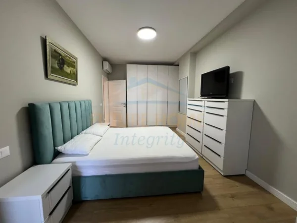 Tirane, jepet me qera apartament 2+1+Ballkon Kati 9, 120 m² 1.000 € 