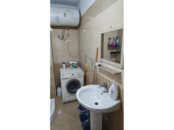 Tirane, jap me qera apartament 1+1 Kati 4, 65 m² 400 € (Astir rruga Veli Dedi)